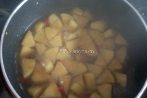 鹌鹑蛋闷土豆的做法图解3