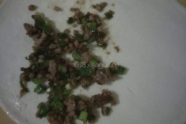 家常葱花肉末饼的做法图解2