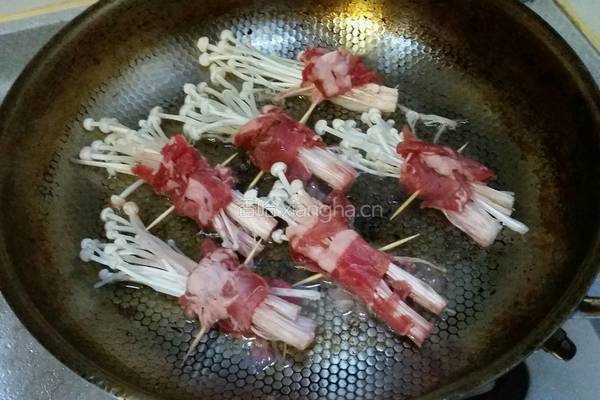 金针菇牛肉卷的做法图解5