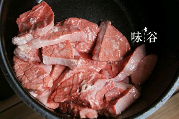 青橄榄猪肺汤的做法图解2