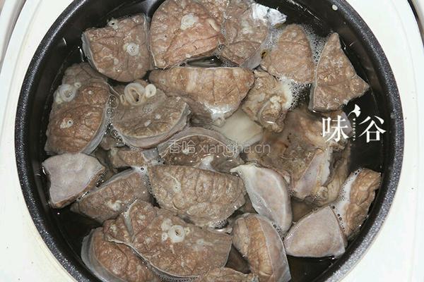 青橄榄猪肺汤的做法图解5