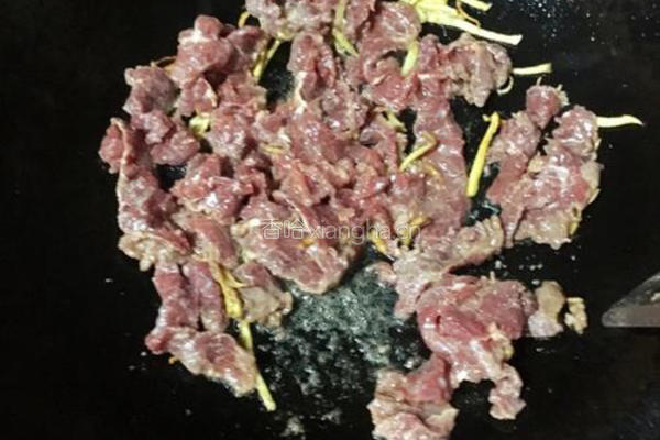 牛肉炒咸菜的做法图解4
