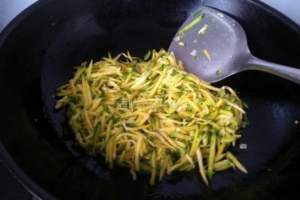 美味南瓜丝的做法图解3