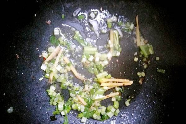 风味腐竹酥排骨的做法图解7