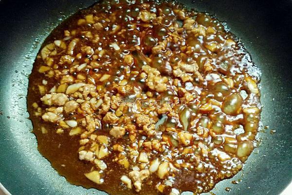 蒜香肉沫淋小白菜的做法图解7