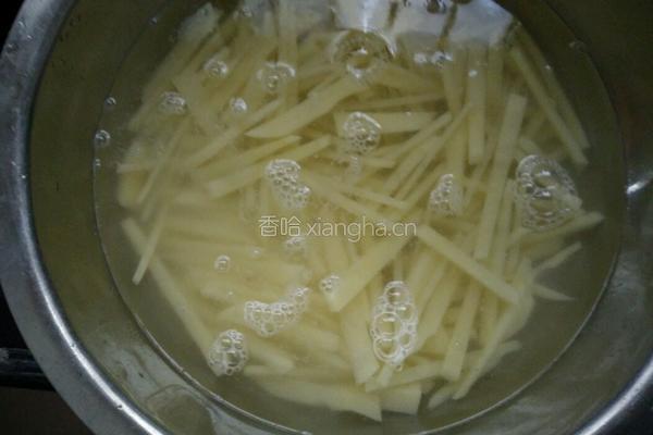 咸蛋黄土豆条的做法图解2