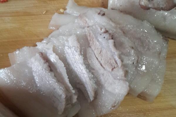 家常小菜之土豆回锅的做法图解2