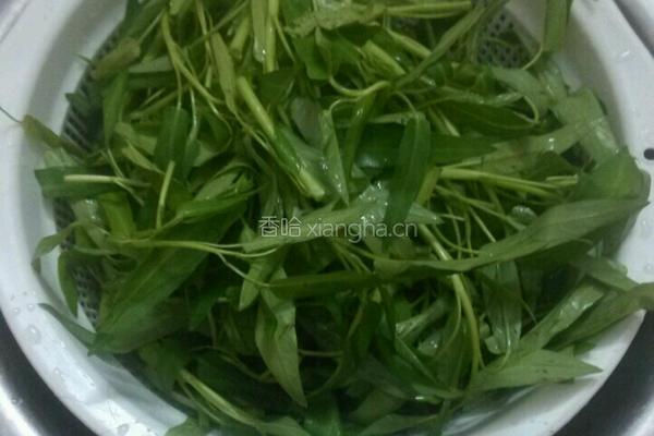 素炒空心菜的做法图解1