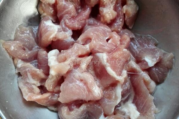 山药木耳炒肉的做法图解2