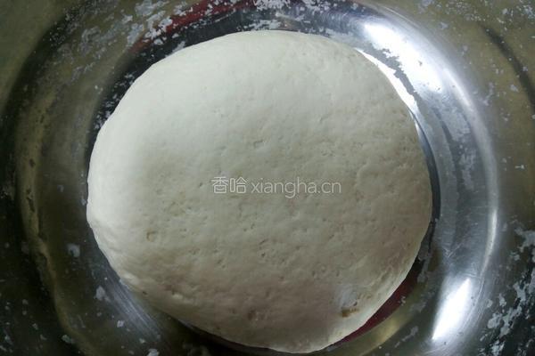 猪肉元葱胡萝卜包子的做法图解3
