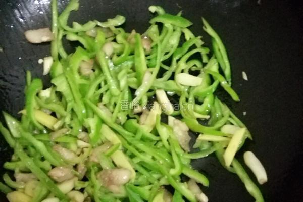 青椒炒肉丝(加蛋清)的做法图解3