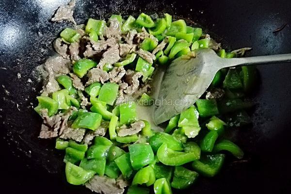 甜椒炒牛肉的做法图解9