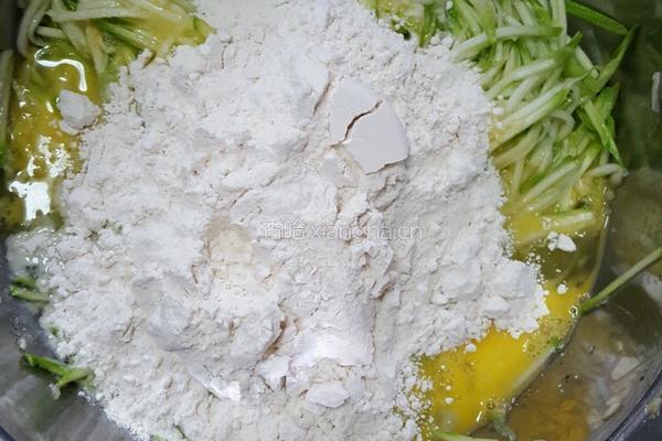 西葫芦糊塌子的做法图解2
