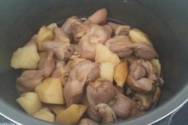 鸡胗土豆的做法图解1