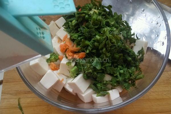 香椿拌豆腐的做法图解6