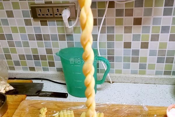 牛奶蜂蜜软麻花的做法图解9