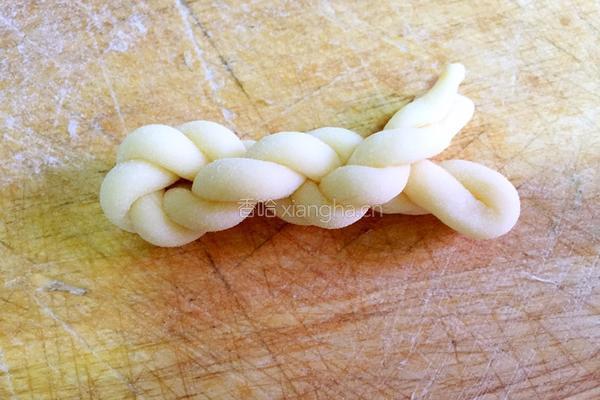牛奶蜂蜜软麻花的做法图解10