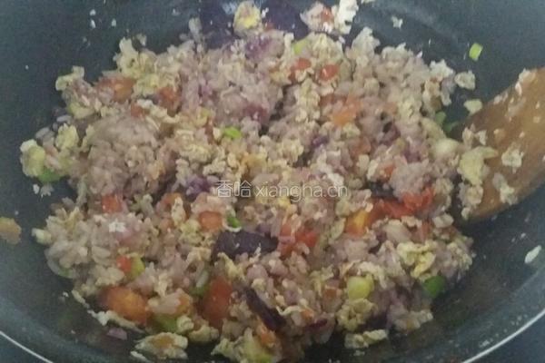 紫薯米饭炒的做法图解4
