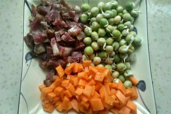 香肠菠萝饭的做法图解3