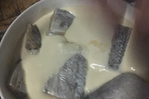 干炸带鱼的做法图解3