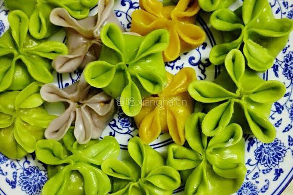 彩色蔬菜梅花饺的做法图解10