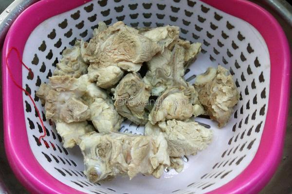 腐乳烧排骨的做法图解2