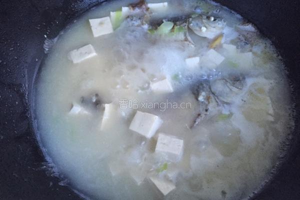 鲫鱼豆腐汤