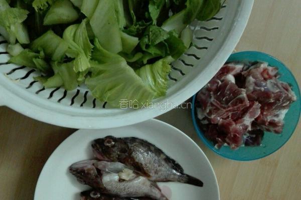 芥菜咸骨海鱼煲的做法图解1