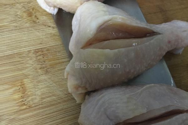 苗式鸡腿肉的做法图解1