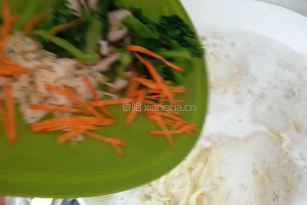 手擀三条腿面条的做法图解11