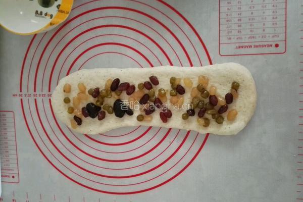 (冷藏汤种)豆沙蜜豆双拼薏仁土司的做法图解10