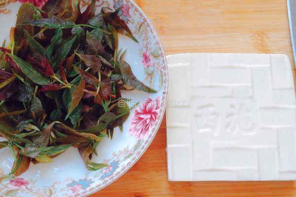 香椿芽拌豆腐的做法图解1