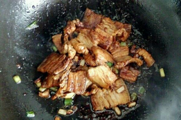 五花肉焖饭的做法图解5
