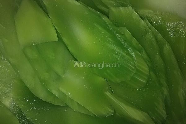 凉拌莴笋片的做法图解2