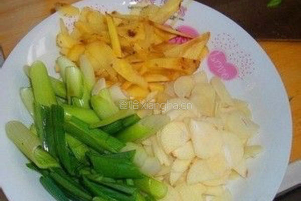 椒蒿土豆丝的做法图解2
