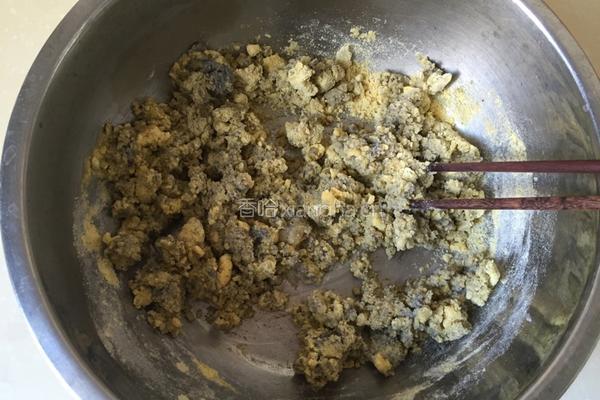豆渣饼子的做法图解4