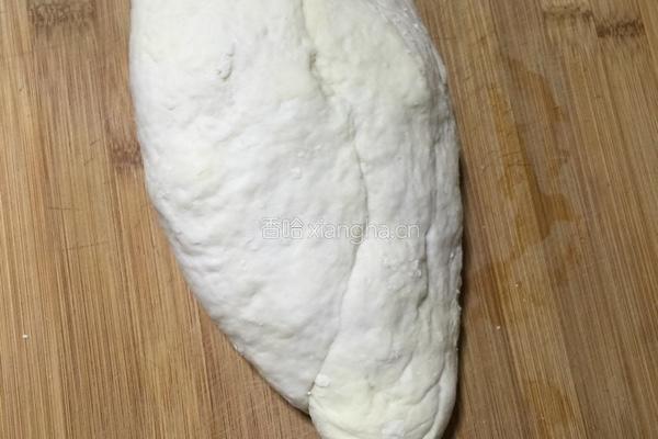 葱虾盒子（参照韭菜盒子起的名）的做法图解2