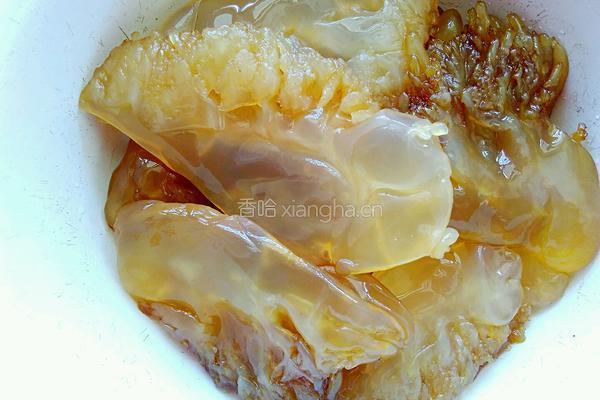 凉拌海蜇头的做法图解1
