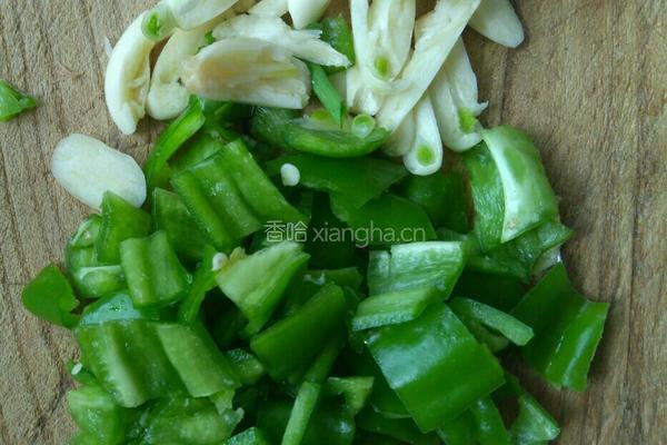 肉末土豆片的做法图解2