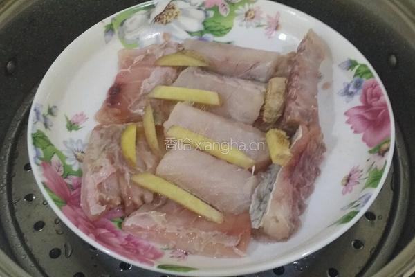 快手蒸白鱼的做法图解2