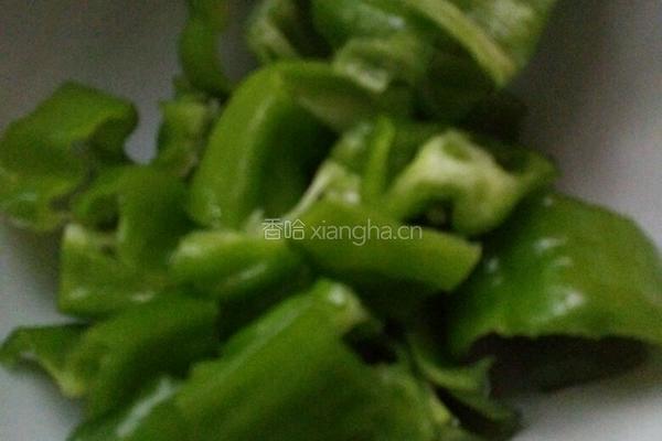 青椒炒香菇的做法图解2