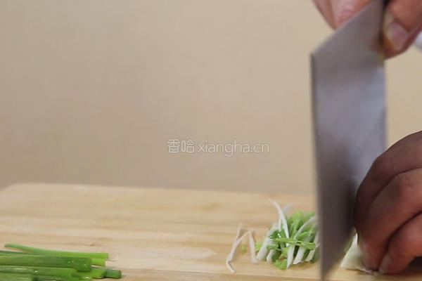 清蒸鲈鱼的做法图解2