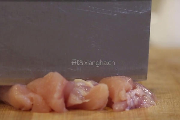 辣子鸡丁的做法图解1