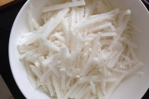 萝卜丝煎饼的做法图解1