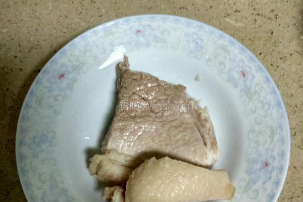 韭黄炒肉丝的做法图解1