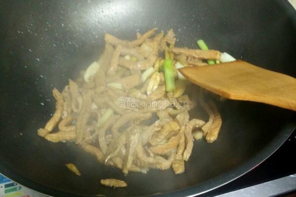 韭黄炒肉丝的做法图解4