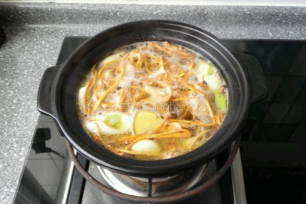 虫草鸡腿煲的做法图解8