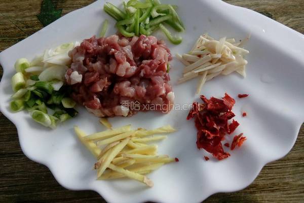 猪肉炖粉条的做法图解3