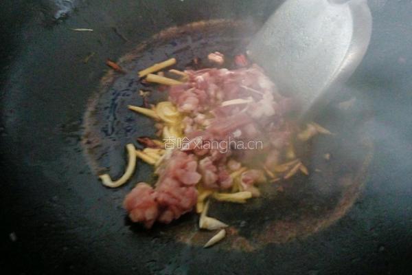 猪肉炖粉条的做法图解5