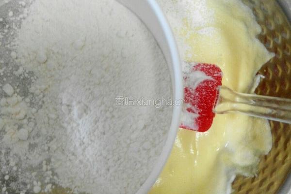 奶油黄桃蛋糕卷的做法图解11